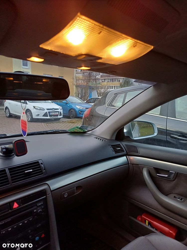 Audi A4 Limousine - 6