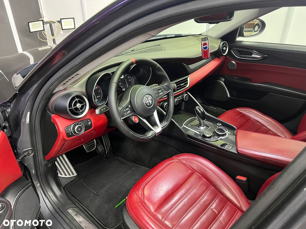 Alfa Romeo Giulia 2.0 Turbo TI Q4 - 8