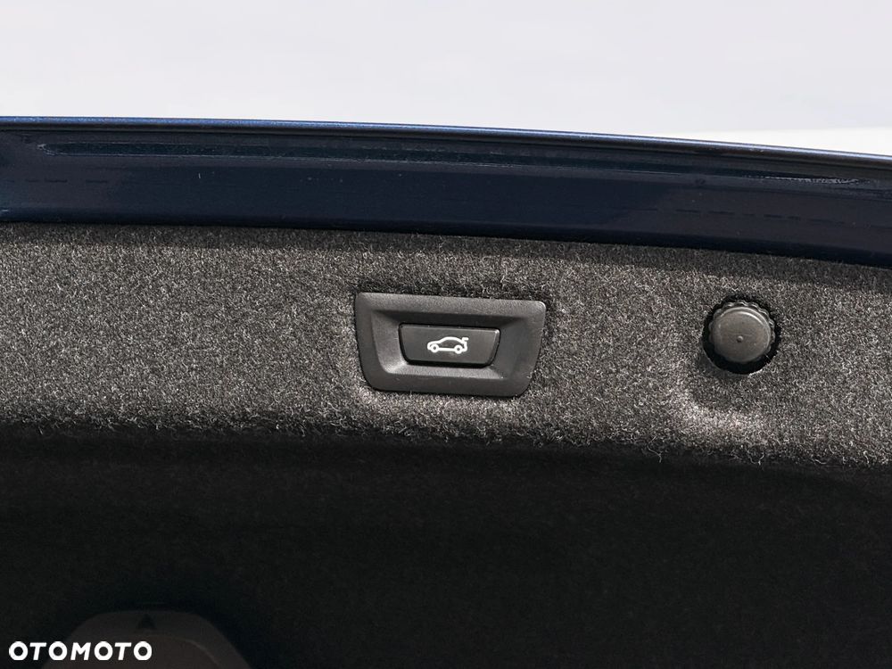 BMW Seria 5 530d xDrive M Sport Edition - 17