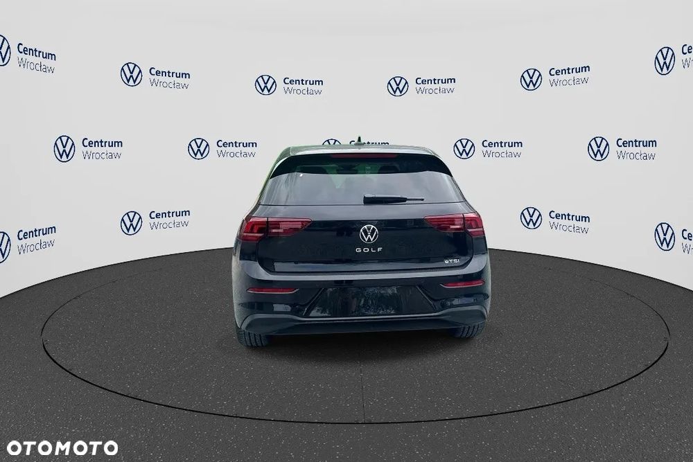 Volkswagen Golf - 6