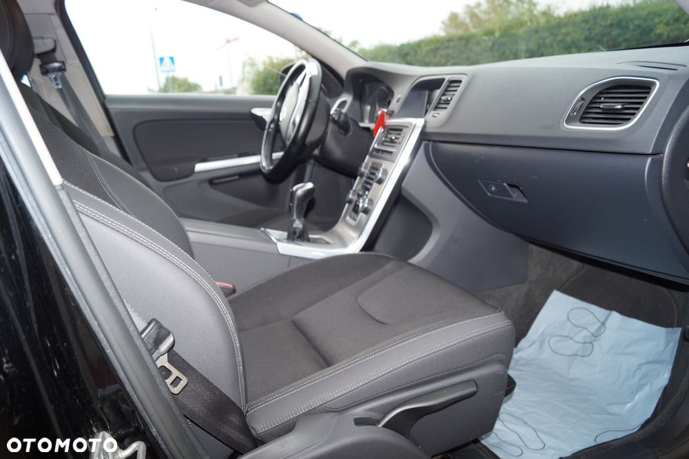 Volvo V60 D4 Summum - 23