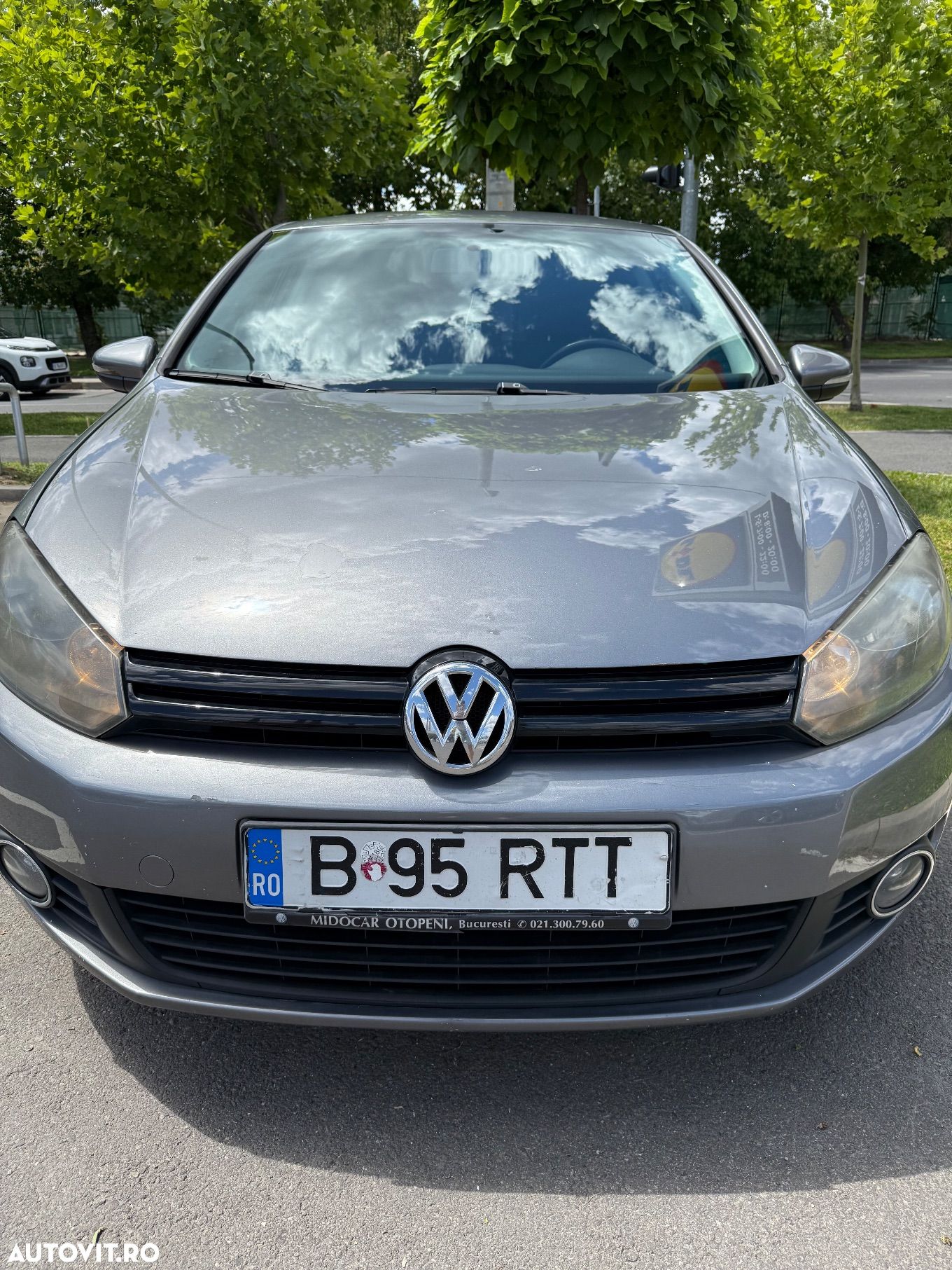 Volkswagen Golf - 1