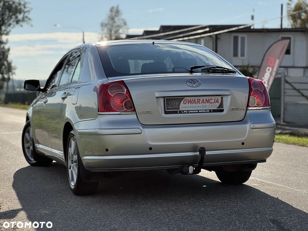 Toyota Avensis 1.8 VVT-i Sol Premium - 17