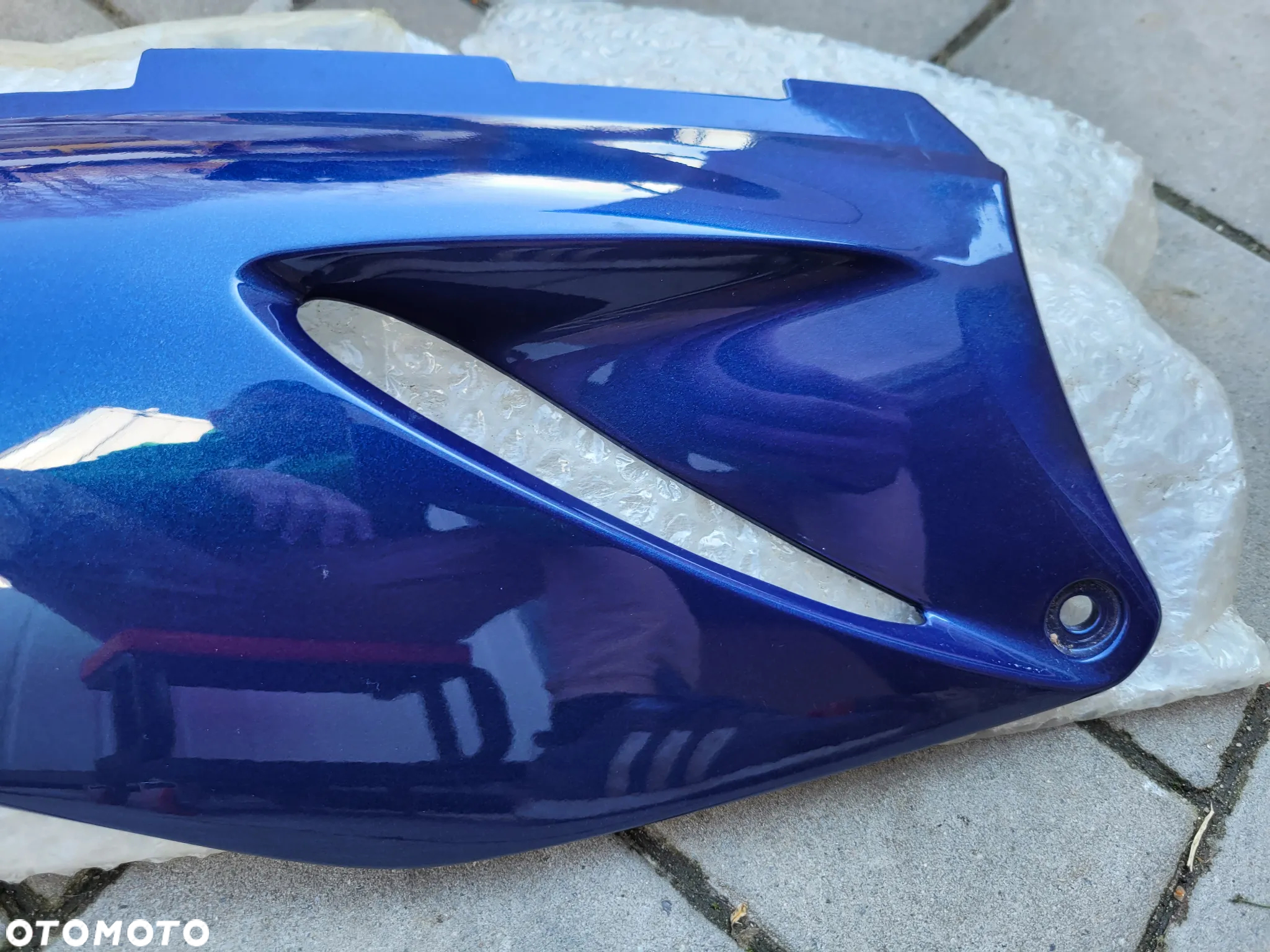 Owiewka, osłona prawa, bok, boczek prawy Honda XL 125 XL125 Varadero 125 - 6