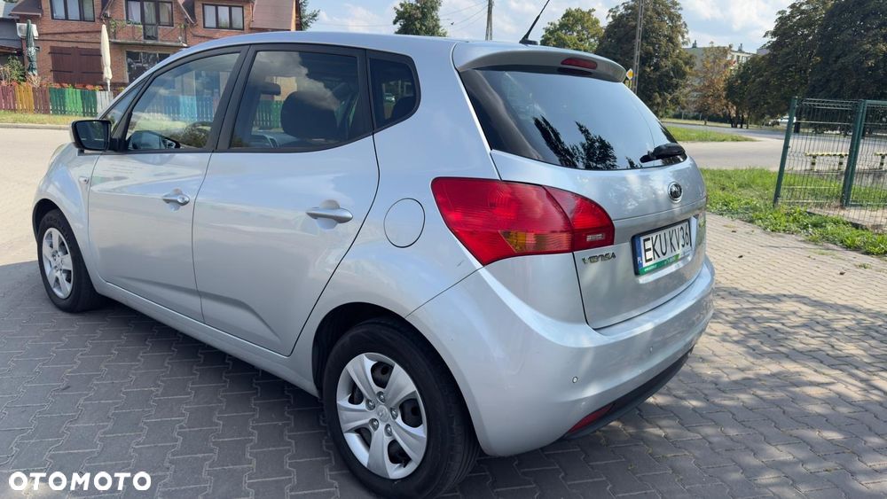 Kia Venga - 5