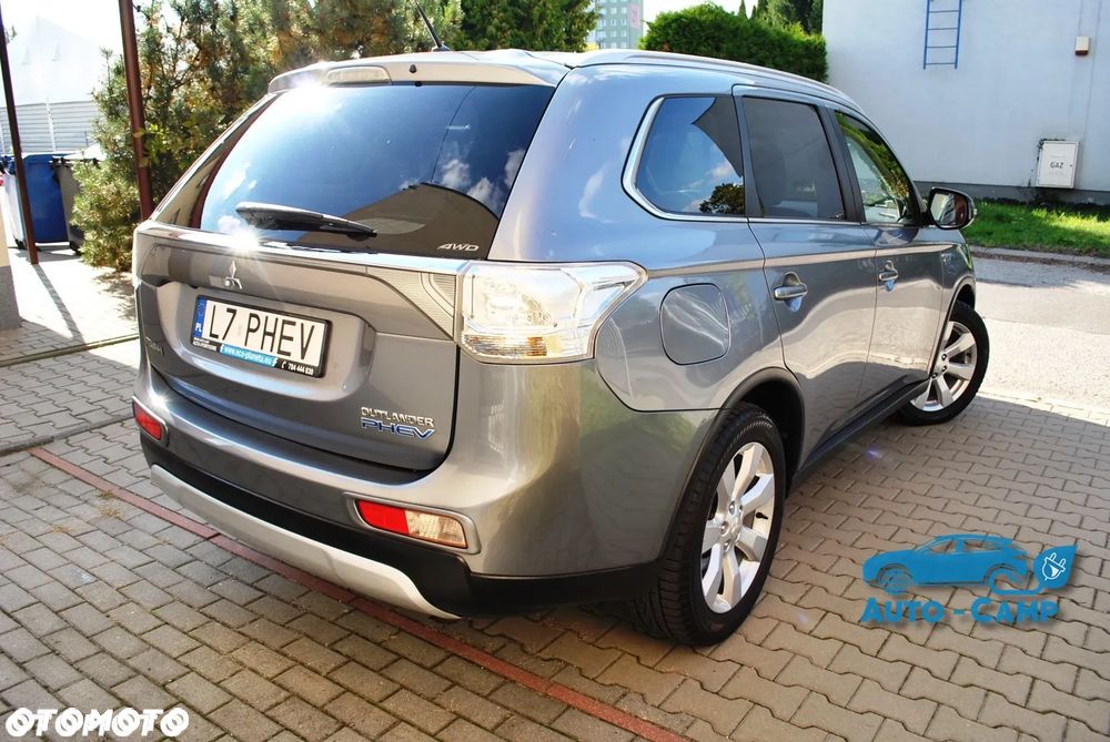Mitsubishi Outlander Instyle NAVI + - 9
