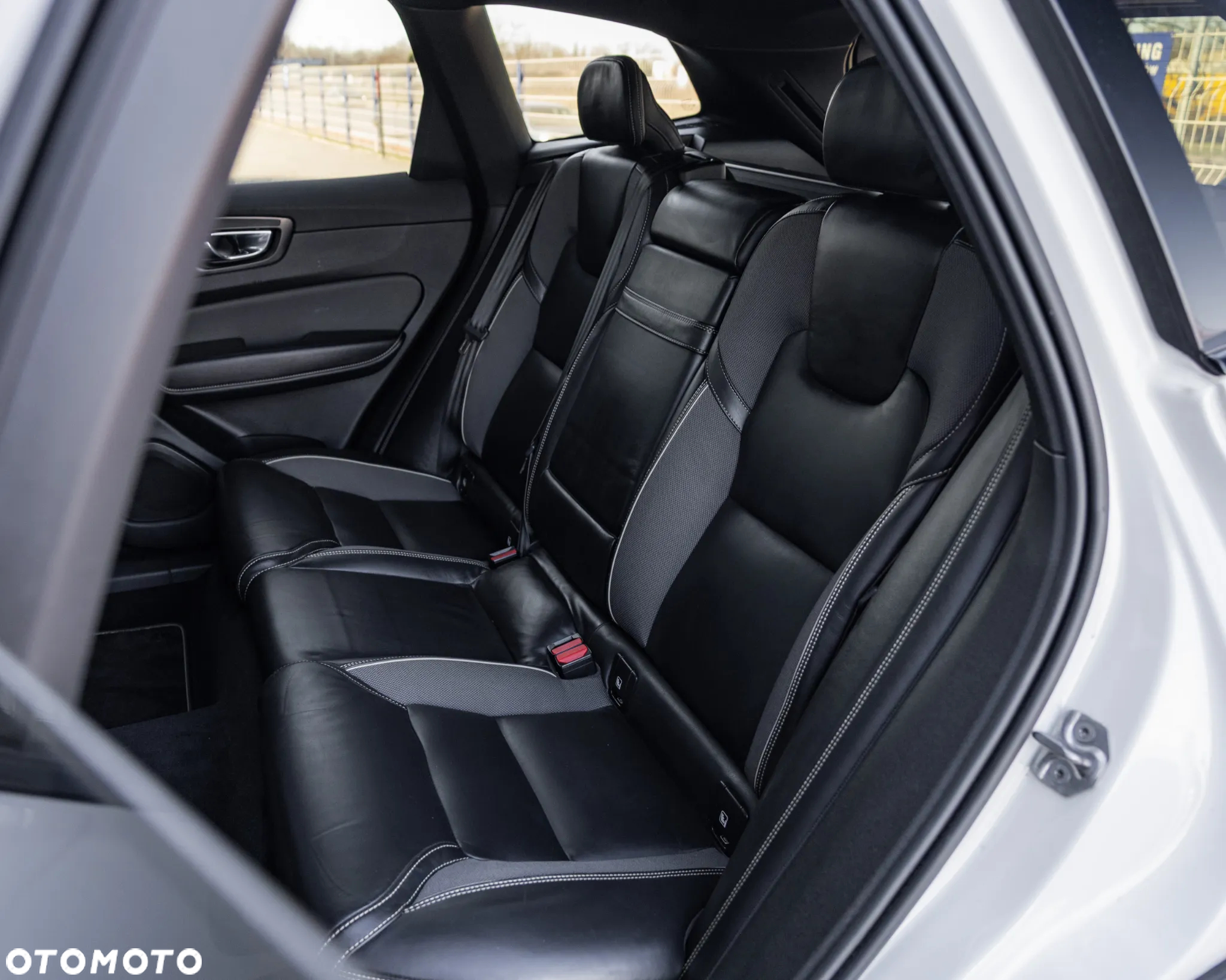 Volvo XC 60 D4 Geartronic RDesign - 25