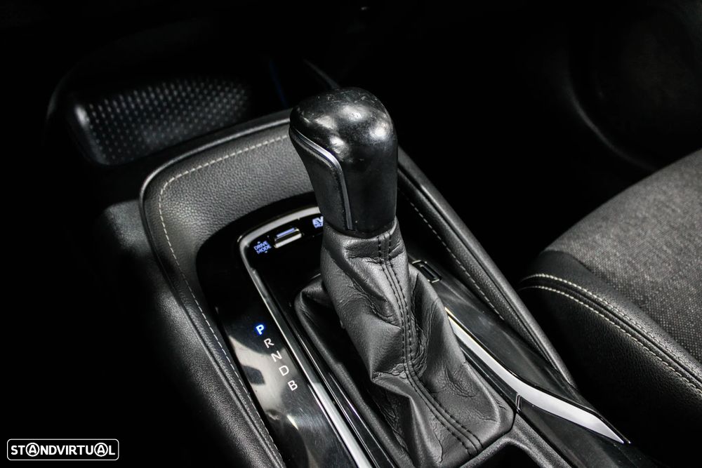 Toyota Corolla Touring Sports 1.8 Hybrid Comfort+P.Sport - 35