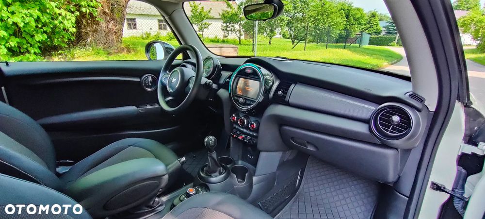 MINI ONE Cabrio - 9