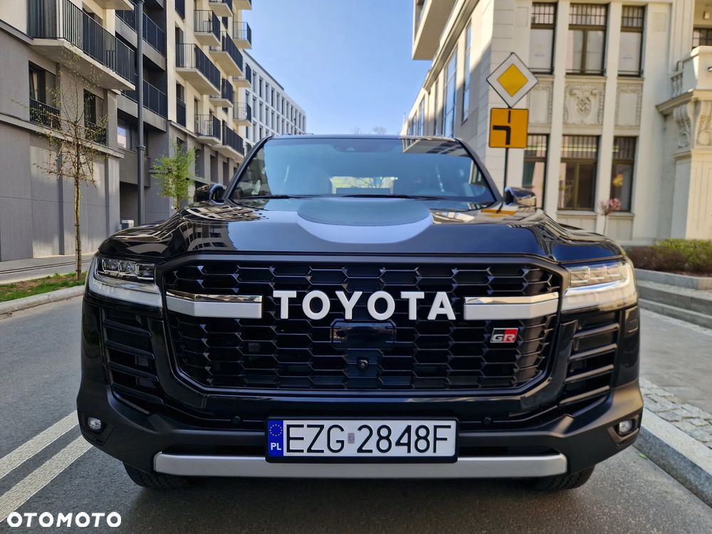 Toyota Land Cruiser - 3