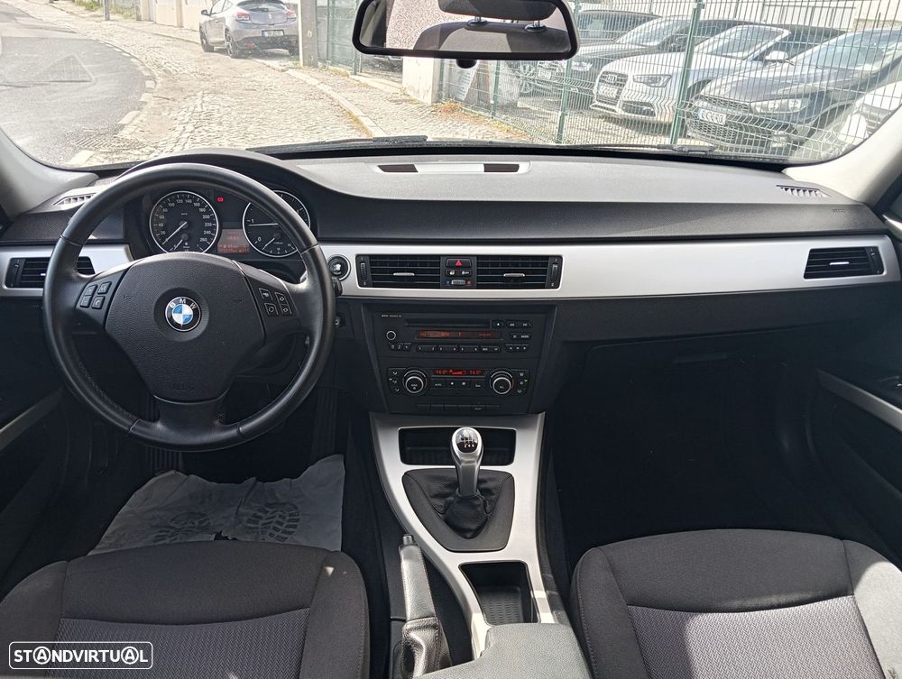 BMW 320 d LifeStyle - 12