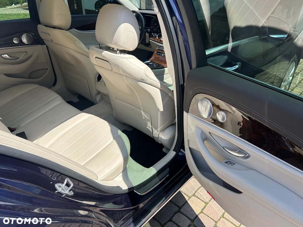 Mercedes-Benz Klasa E 450 4-Matic 9G-TRONIC - 17