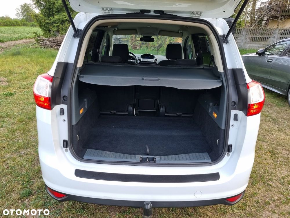 Ford Grand C-MAX 2.0 TDCi Titanium - 24