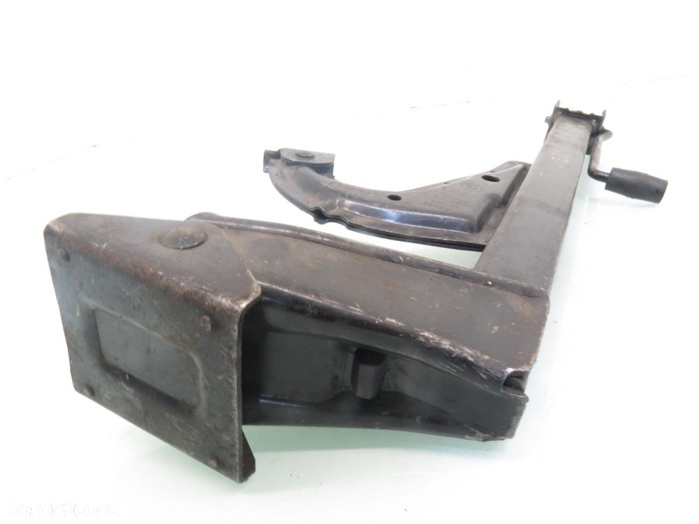 PODNOŚNIK LEWAREK DO KÓŁ BMW 5 (E34) 71121092414 - 2