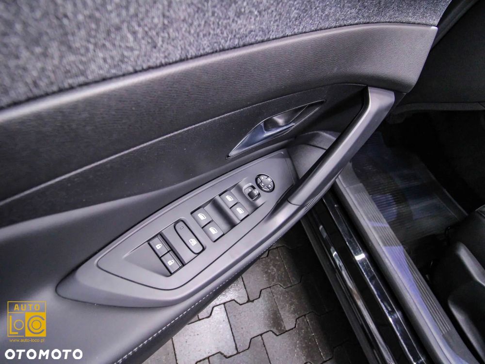 Peugeot 408 1.2 PureTech Allure Pack S&S EAT8 - 29