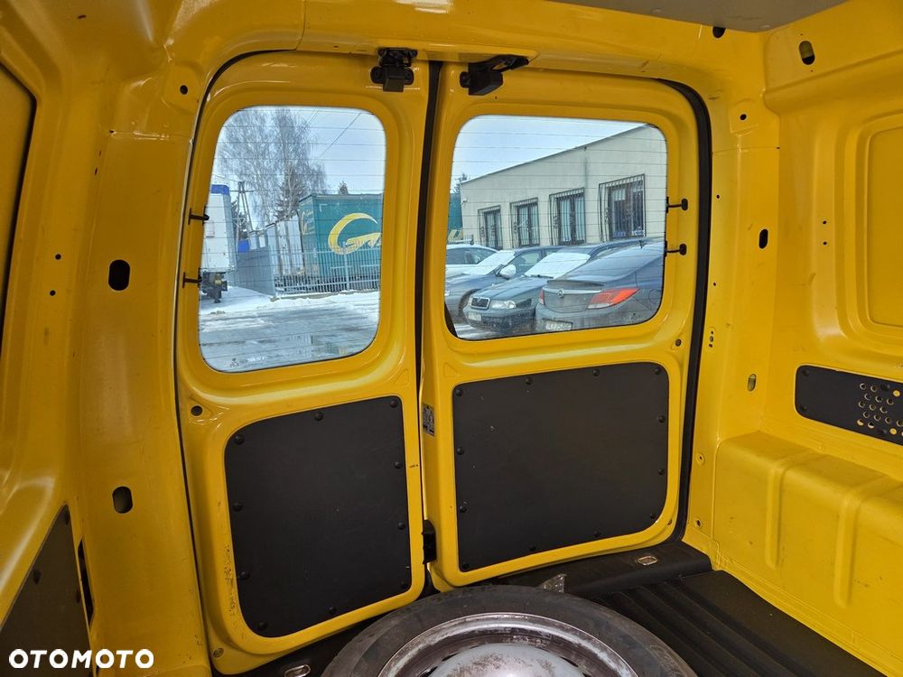 Volkswagen Caddy 2.0 TDI 4MOTION - 24