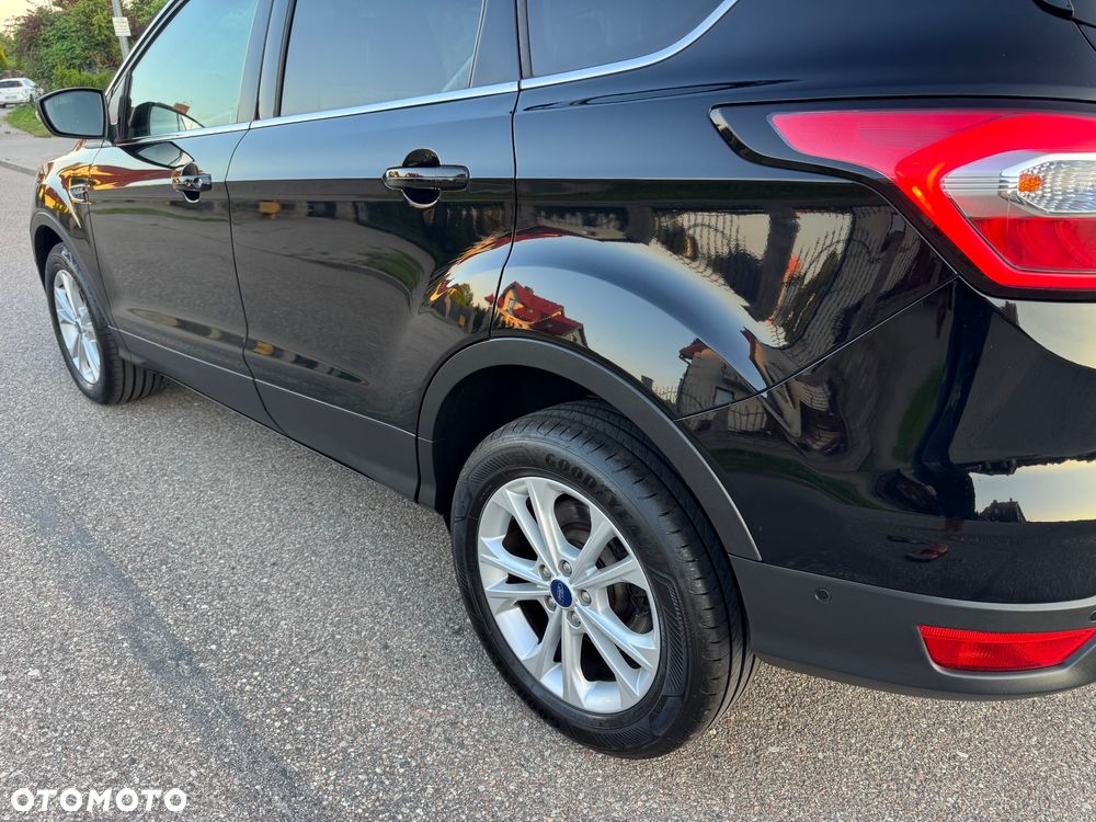 Ford Kuga 2.0 TDCi 2x4 Titanium - 15
