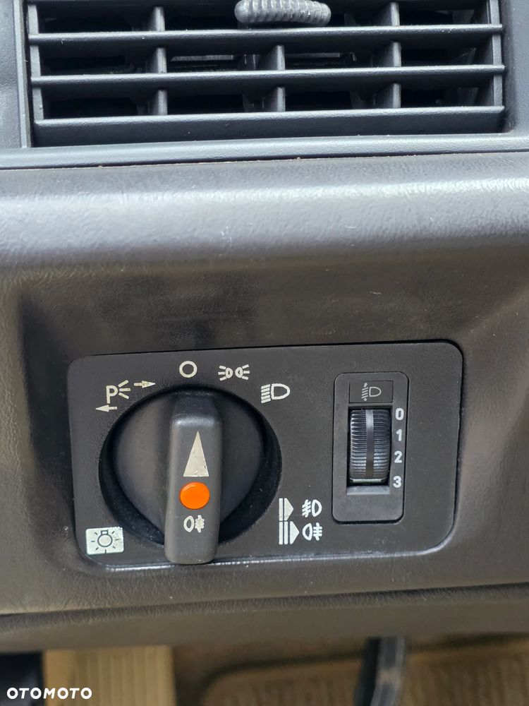 Mercedes-Benz W201 (190) - 27