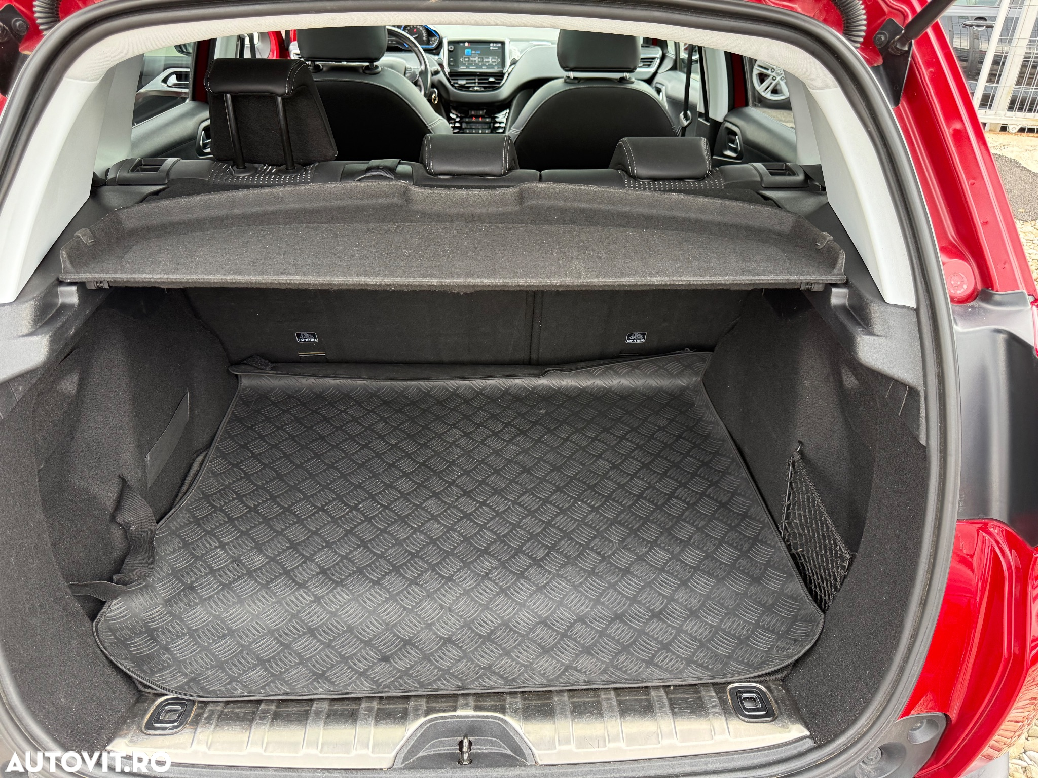 Peugeot 2008 1.2 PureTech Turbo EAT6 S&S Allure - 27