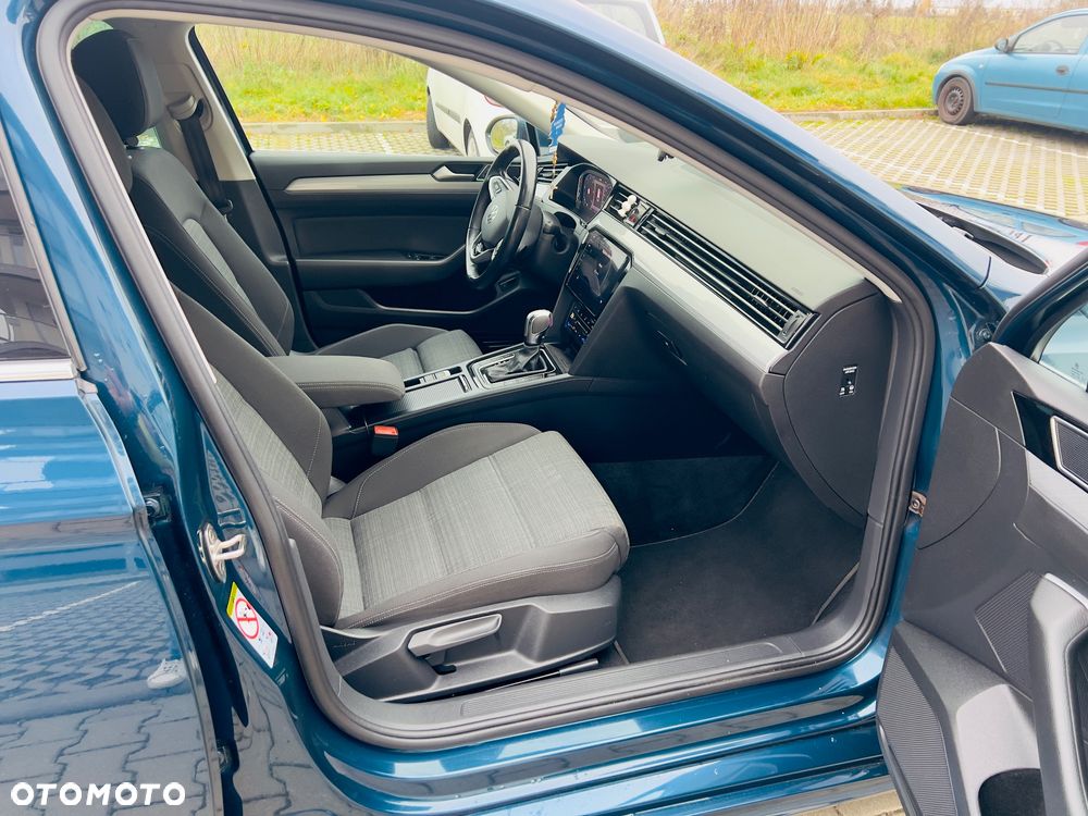 Volkswagen Passat Variant 2.0 TDI Business DSG - 16