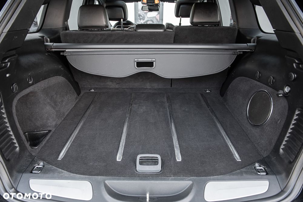 Jeep Grand Cherokee 3.0 CRD Overland Summit EU6 - 32