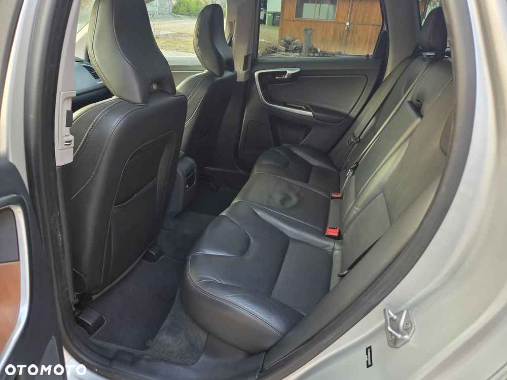 Volvo XC 60 T5 AWD Geartronic Momentum - 13
