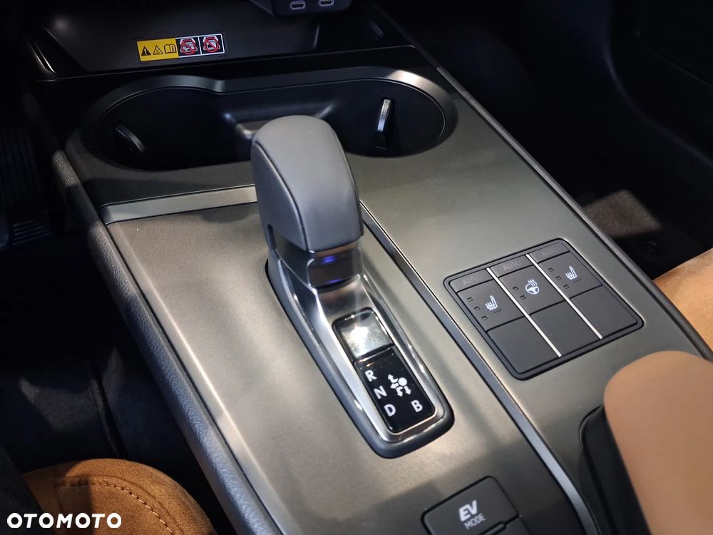 Lexus UX 300h Business - 20