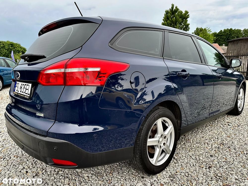 Ford Focus 1.0 EcoBoost Trend - 29