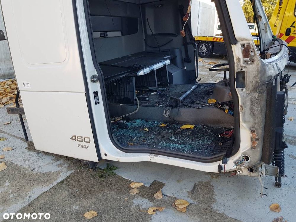 KABINA ĆWIARTKA PRAWA  VOLVO FH 2005 - 2022 460 - 6