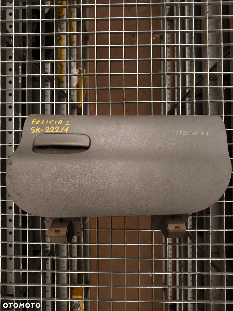 VOLKSWAGEN PORSCHE AUDI SKODA SEAT SCHOWEK PASAŻERA, ŚRODKOWY, KIEROWCY. - 36