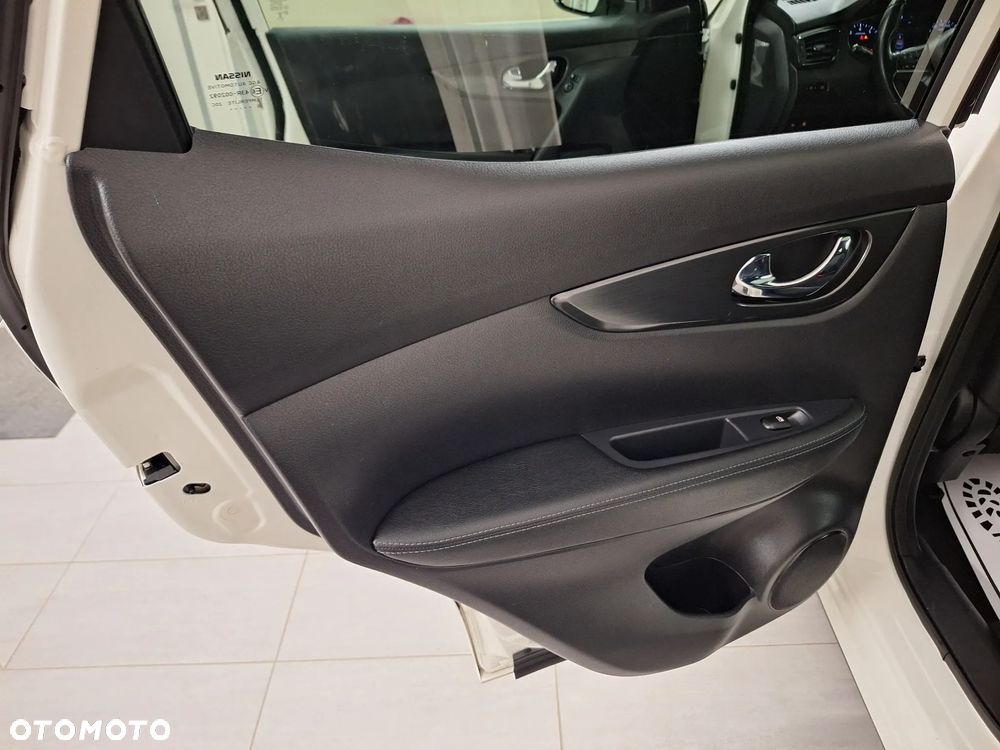 Nissan Qashqai 1.3 DIG-T TEKNA - 21