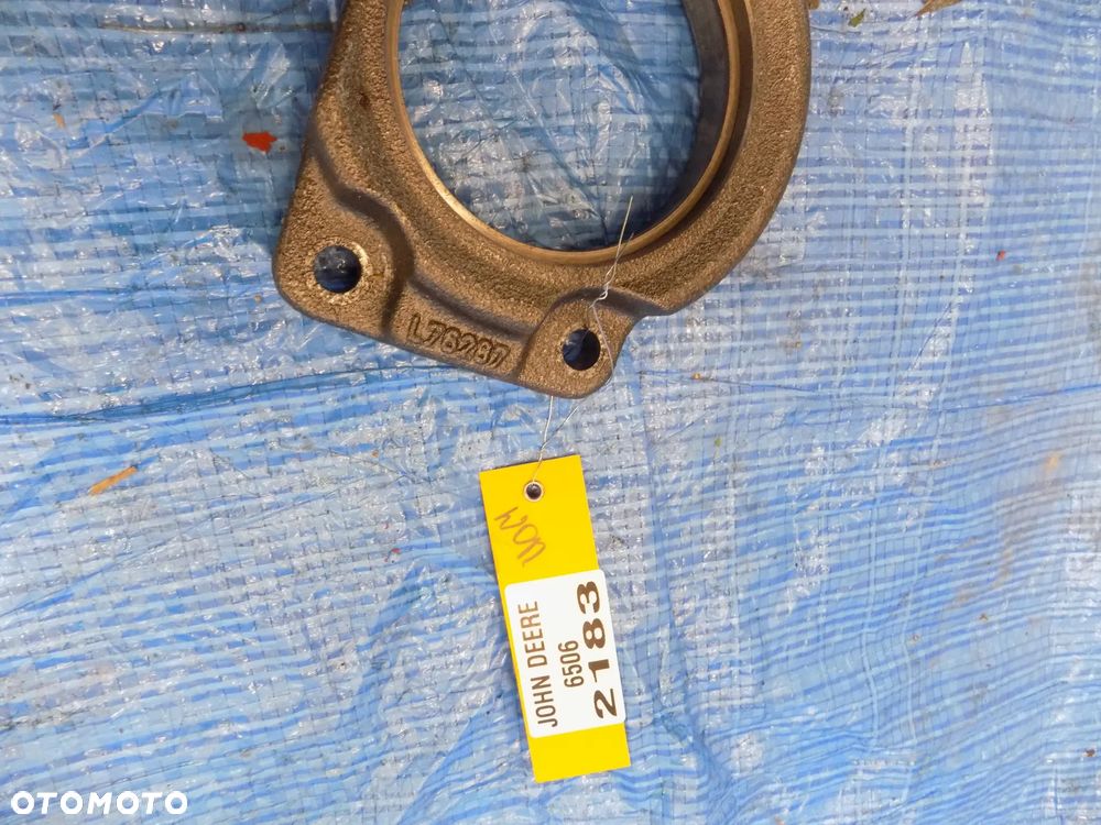John Deere seria 6000, 6600  6506 6800 6900 obudowa łozyska wałka wom pto L76287 - 2