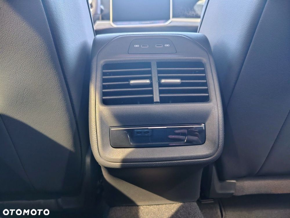 Volkswagen Passat - 25