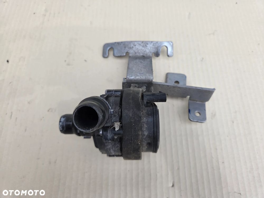 Dodatkowa pompa wody Citroen C5X 1.6 HYBRYDA   9823813380 - 1