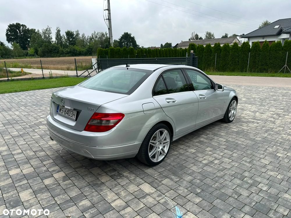 Mercedes-Benz Klasa C 220 CDI DPF Automatik BlueEFFICIENCY Avantgarde - 2