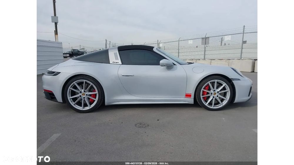 Porsche 911 Targa 4 GTS PDK - 4