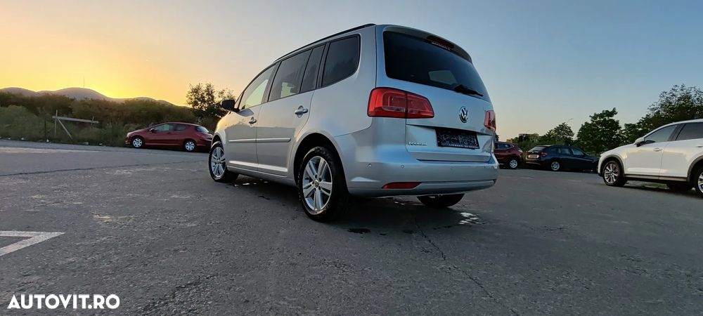 Volkswagen Touran 1.6 TDI DPF BlueMotion Technology MATCH - 4