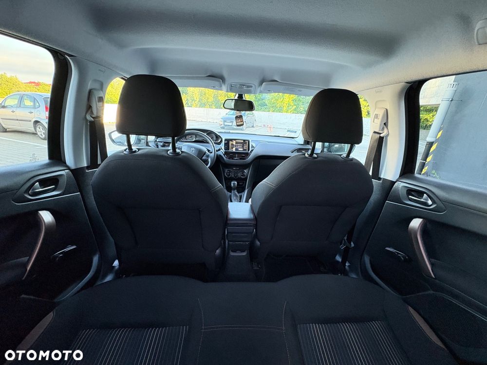 Peugeot 208 1.2 PureTech Style - 17