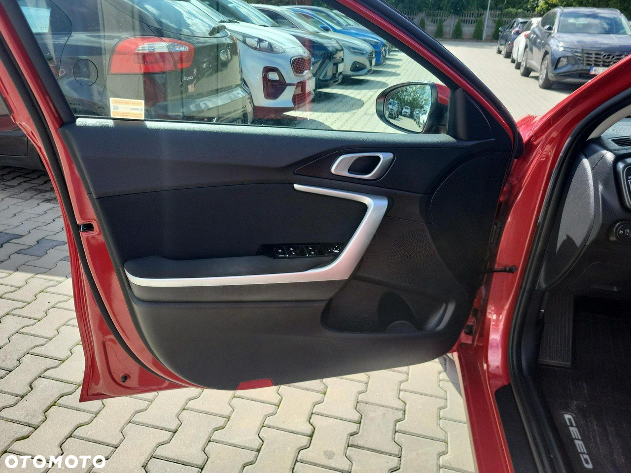 Kia Ceed - 10