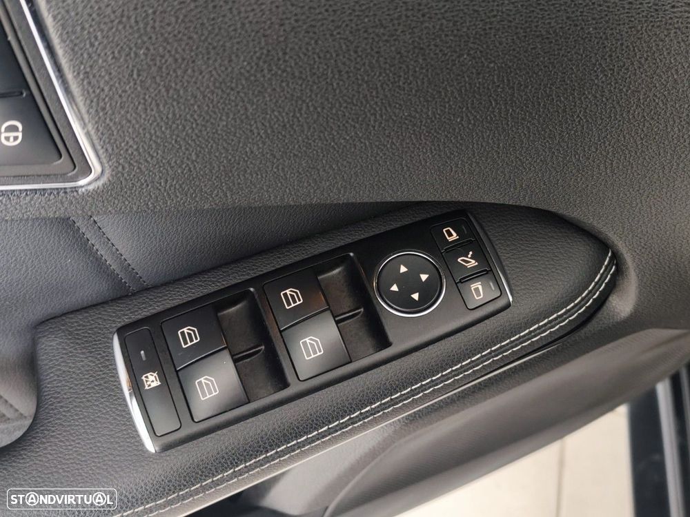 Mercedes-Benz E 250 BlueTEC Avantgarde Auto. - 19