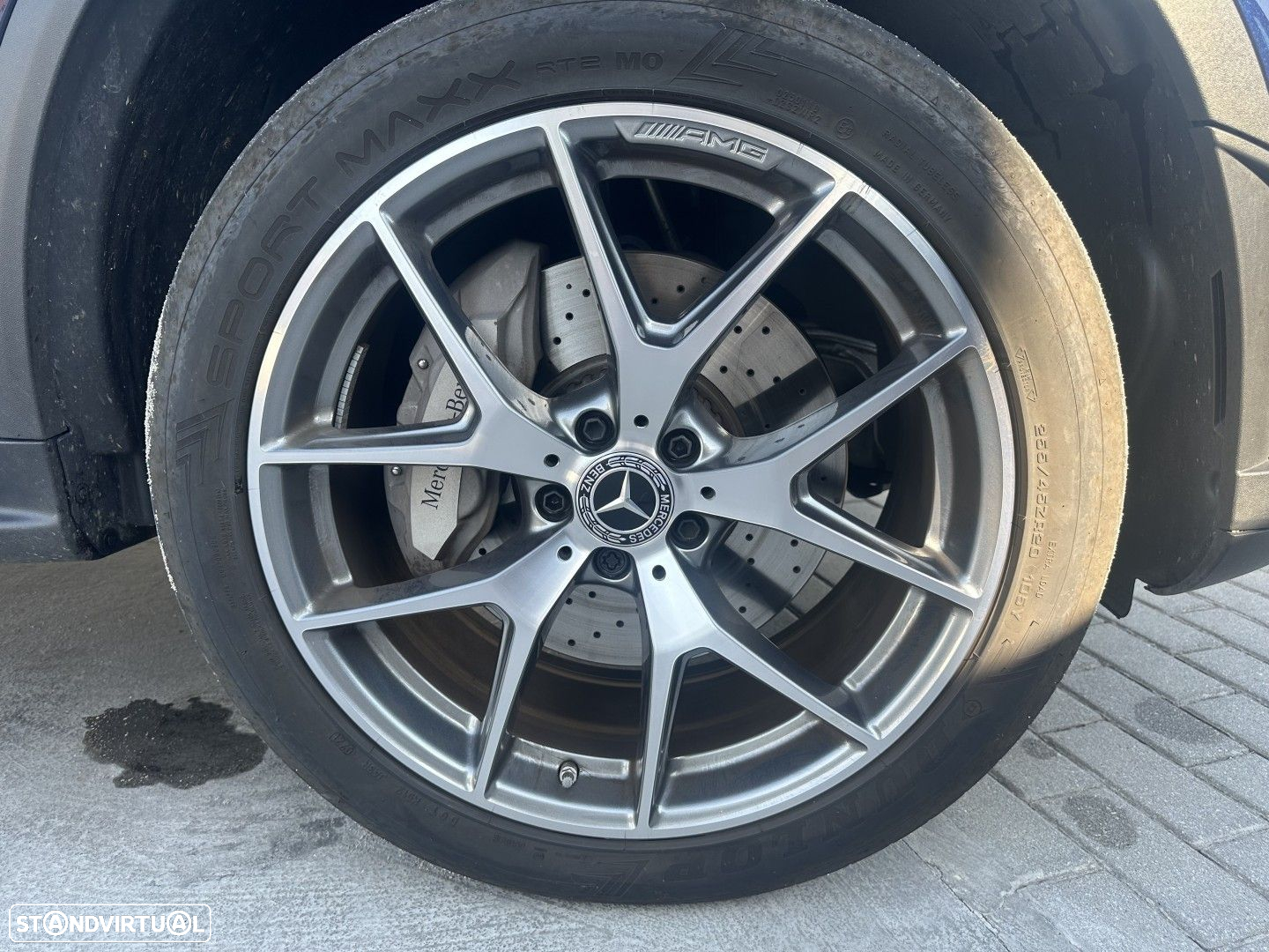 Mercedes-Benz GLC 300 e 4Matic 9G-TRONIC AMG Line - 32