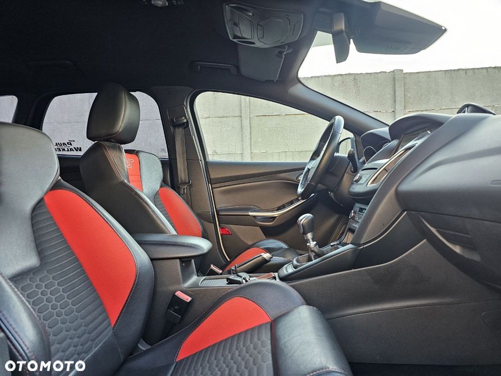 Ford Focus 2.0 EcoBoost ST mit Leder-Sport-Paket - 38