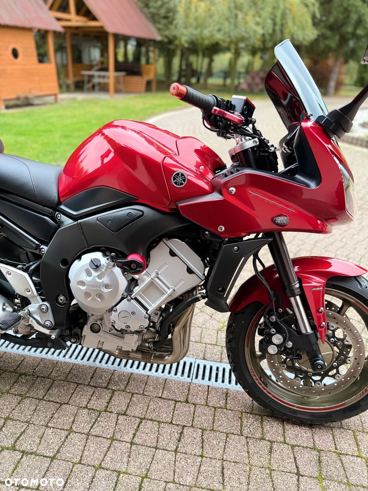 Yamaha FZ - 27