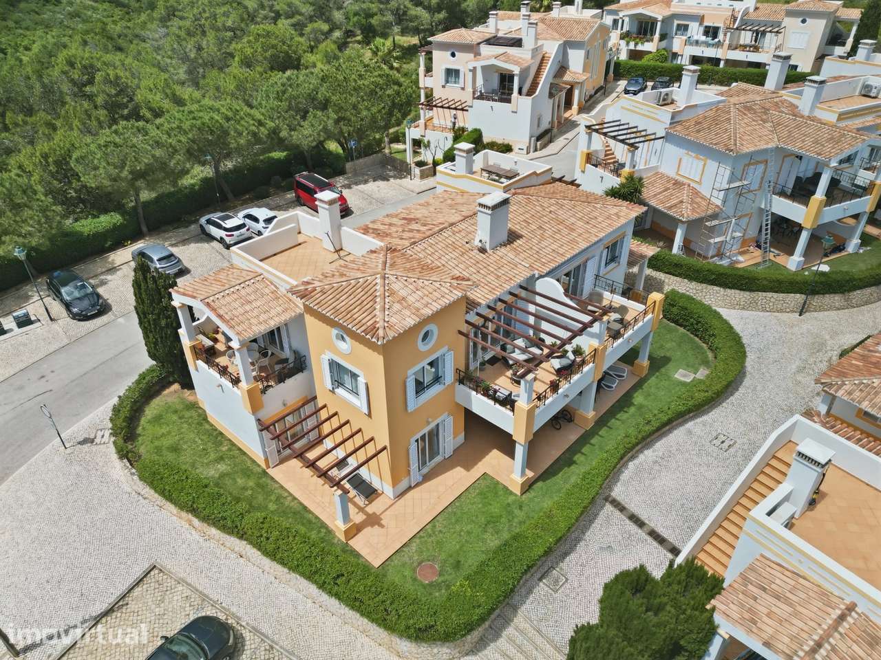 Venda - Casa geminada Budens (Praia da Salema) - Grande imagem: 2/44