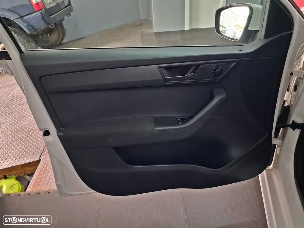 Skoda Fabia 1.0 Ambition — fotografia 7