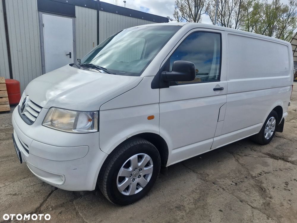 Volkswagen Transporter - 1
