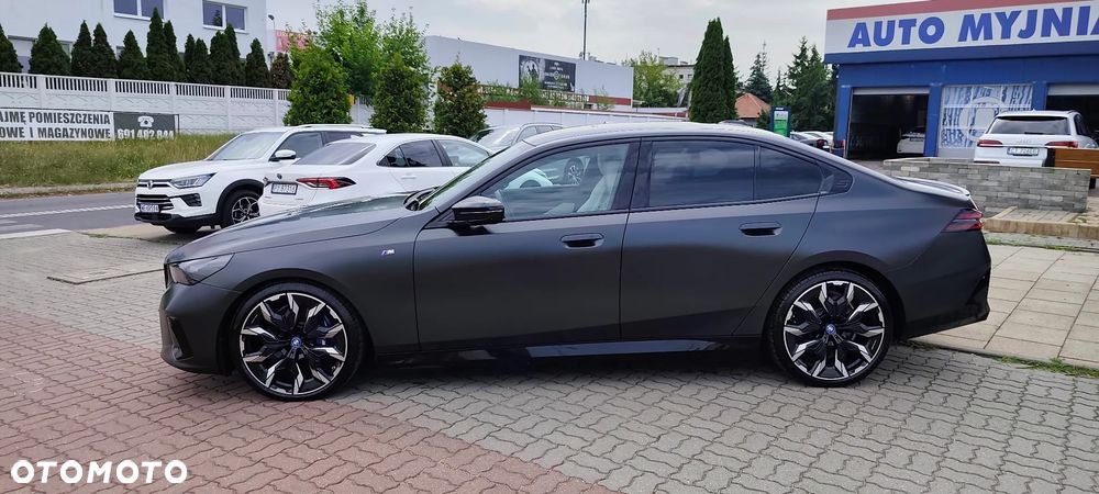 BMW i5 83.9kWh M60 xDrive - 4