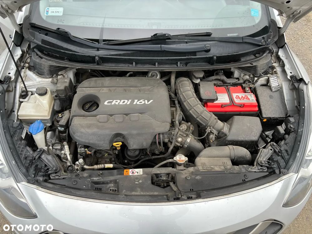Hyundai i30 blue 1.6 CRDi Style - 14