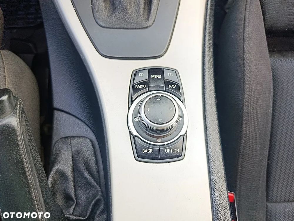 BMW Seria 3 325d DPF Edition Exclusive - 24