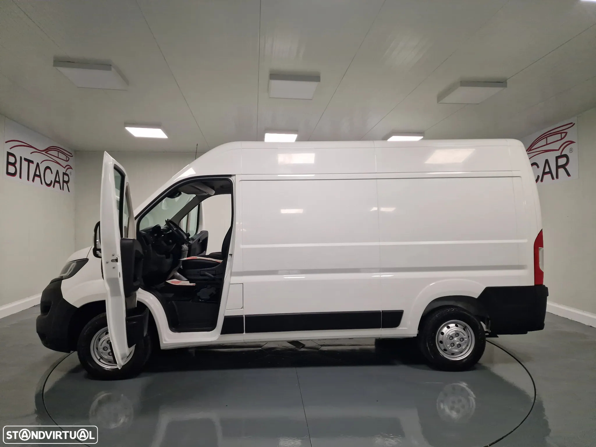 Peugeot BOXER 2.2 BLUEHDi 335 L2H2 Pro GPS CAM. TRASEIRA IVA DEDUTIVEL - 31